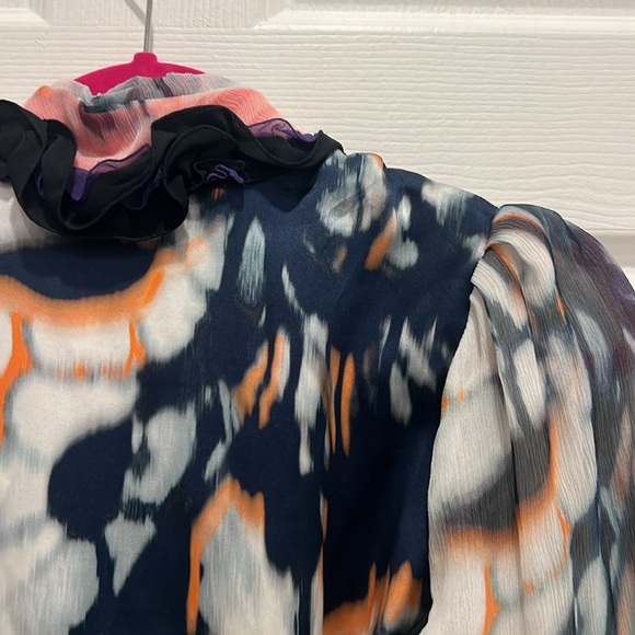 Multicolored Ruffled Fitted Blouse - Picture 4 of 5